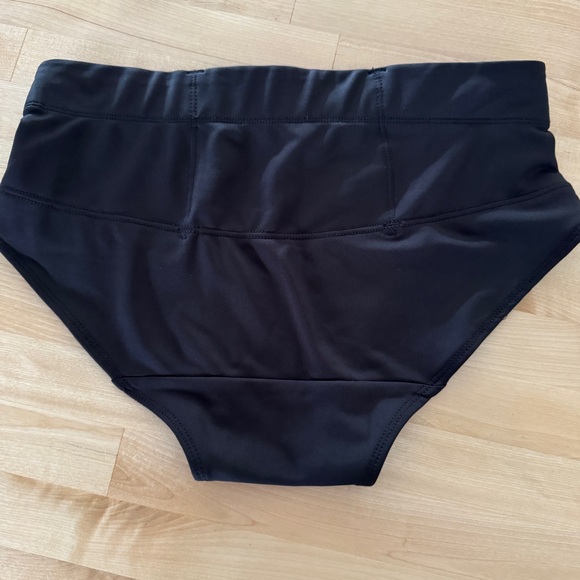 FP Movement- Speedwork Racing Bun - Picture 10 of 14